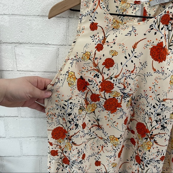 DALIA Cream Flowered Sleeveless Top - Picture 4 of 11